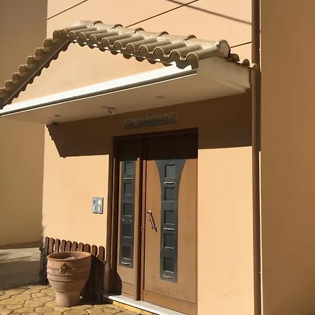 Διαμέρισμα Petra Thea 2 *